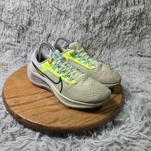 Nike Running Shoes Air Zoom Pegasus 38 Womens Sz 8 Green Workout Road Sneakers